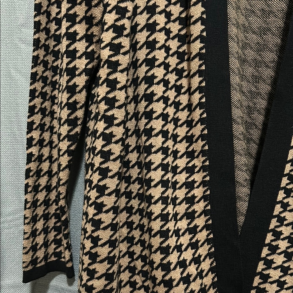 Black/Beige Houndstooth Open-Front Cardigan - Picture 4 of 13